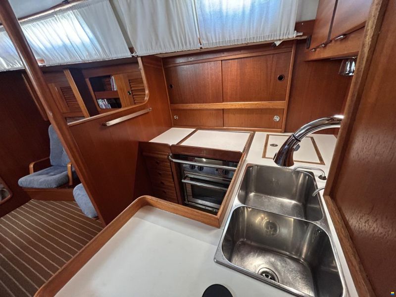 Hallberg-Rassy HR 42F MK II