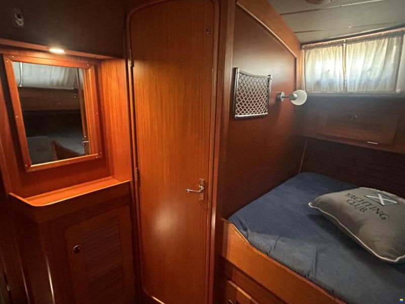 Hallberg-Rassy HR 42F MK II