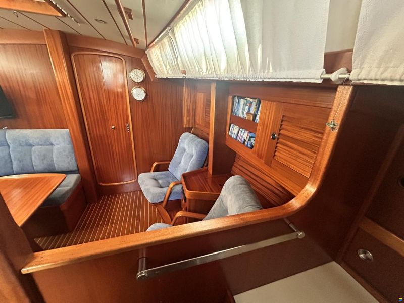 Hallberg-Rassy HR 42F MK II