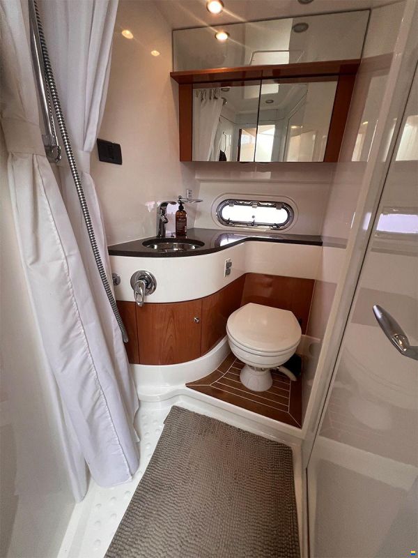 Sealine F42/5