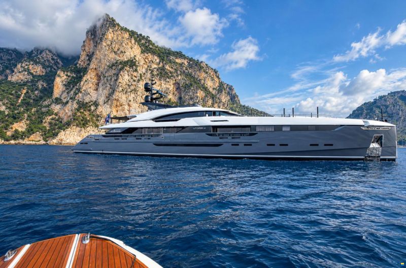 Rossinavi Custom 205 ft 2018