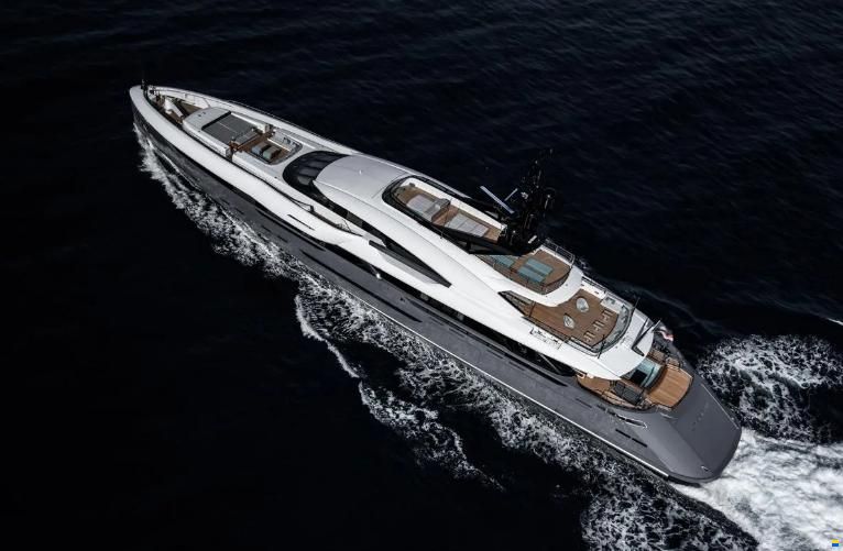 Rossinavi Custom 205 ft 2018