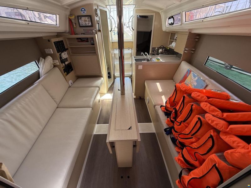 Beneteau Oceanis 30.1