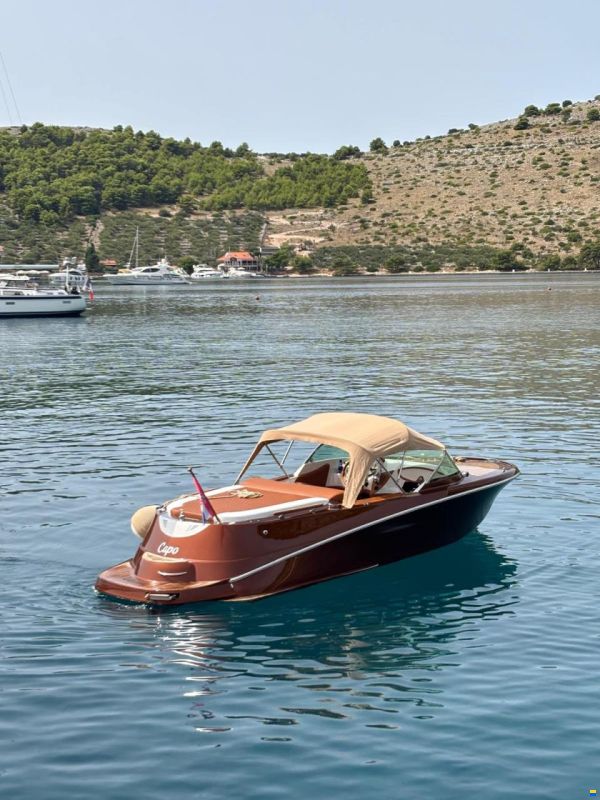Riva Replica