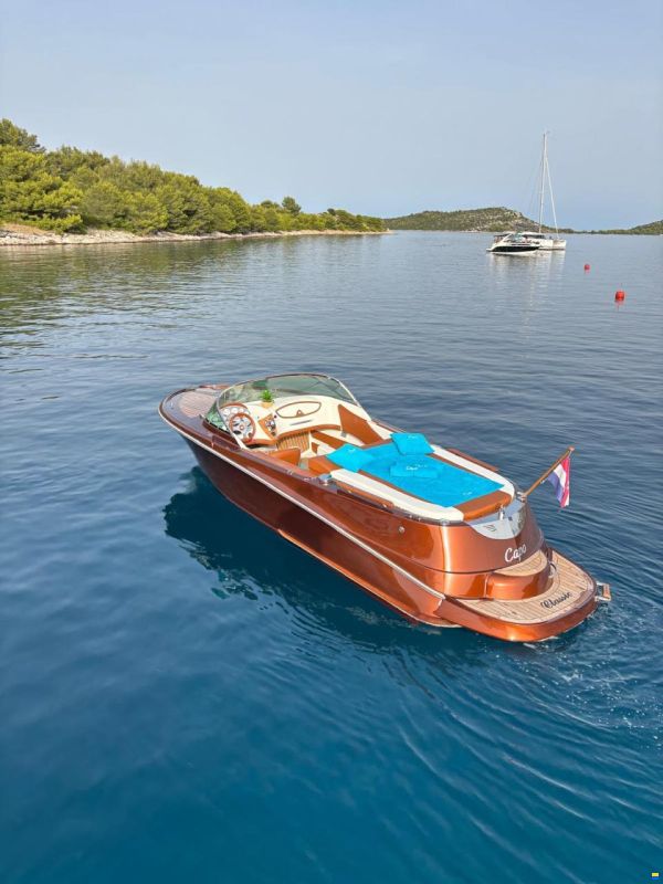 Riva Replica