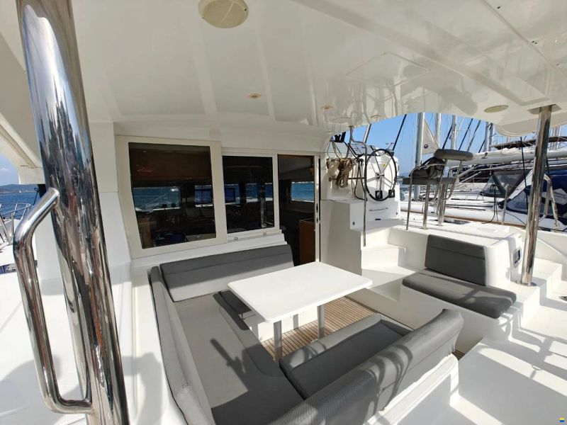 Lagoon 39