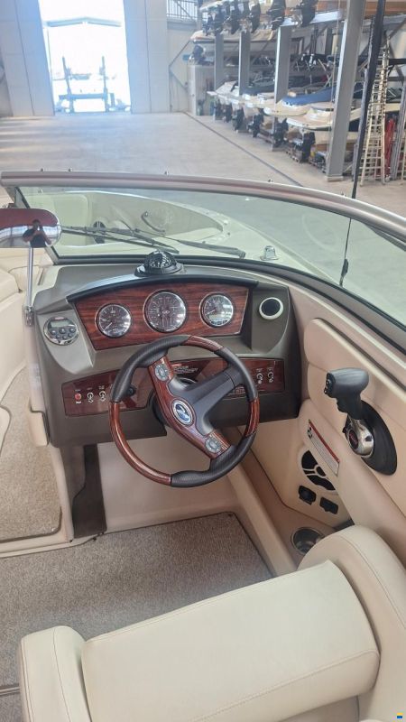 Sea Ray 230 select