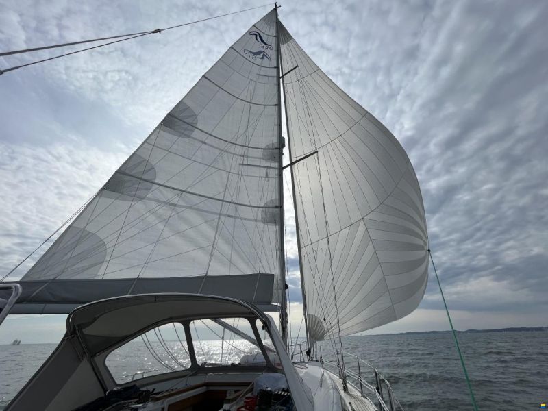 Hanse 370