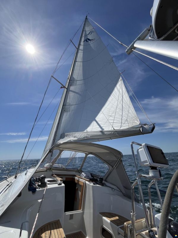 Hanse 370