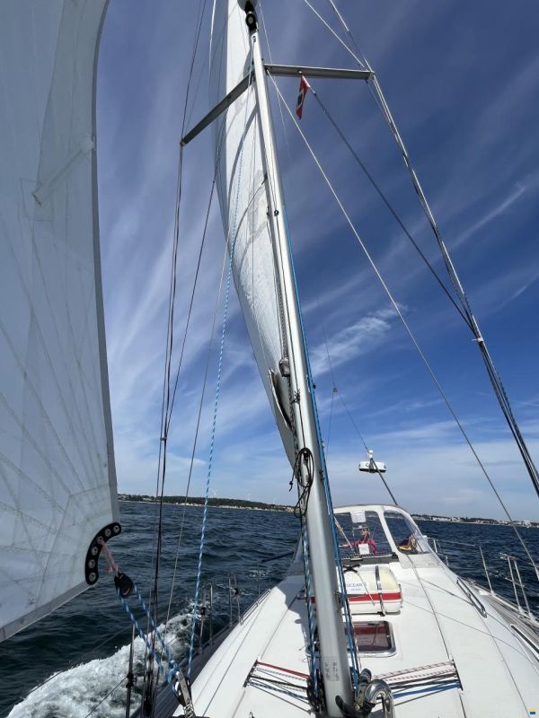 Hanse 370