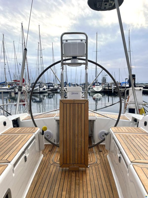 Hanse 370