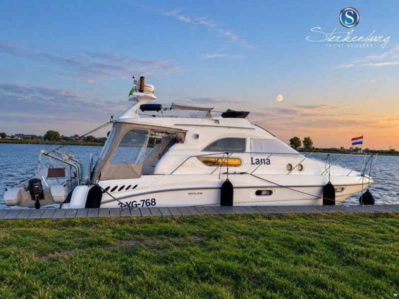Sealine F330 Statesman