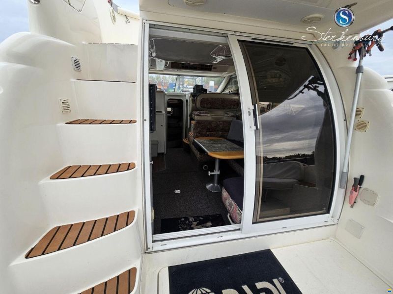 Sealine F330 Statesman