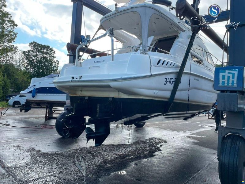 Sealine F330 Statesman