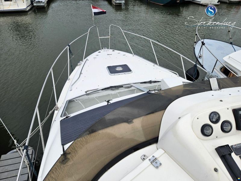 Sealine F330 Statesman