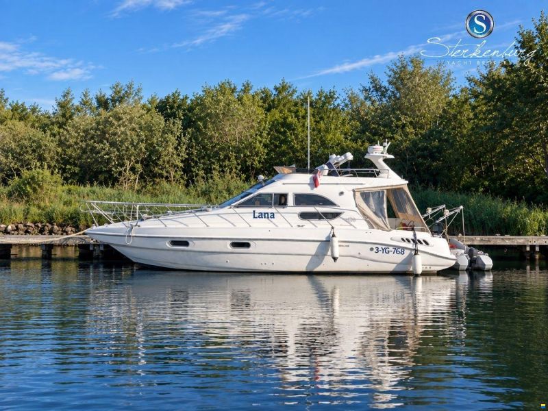 Sealine F330 Statesman