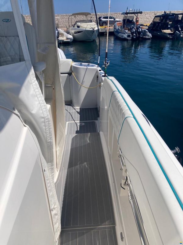 Regal 33 SAV