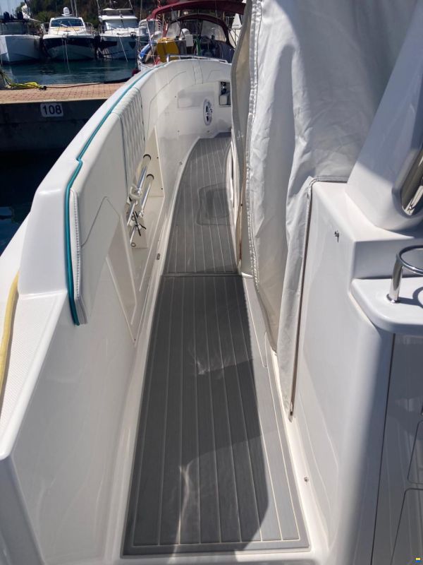 Regal 33 SAV