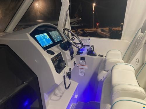 Regal 33 SAV