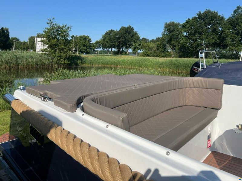 Maxima 600 Tender