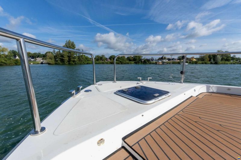 Cobra Futura 40 Grand Horizon