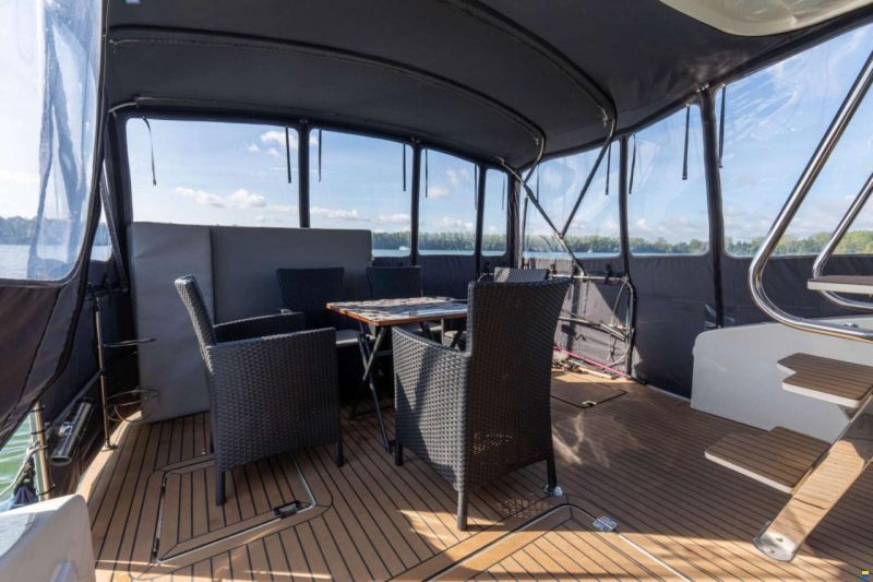 Cobra Futura 40 Grand Horizon
