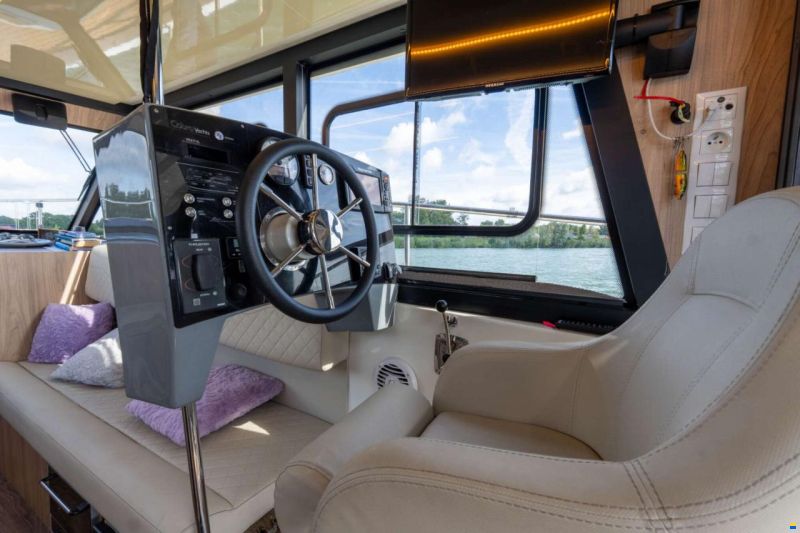 Cobra Futura 40 Grand Horizon