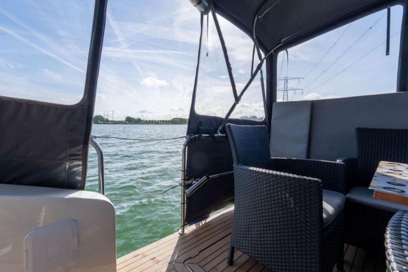 Cobra Futura 40 Grand Horizon