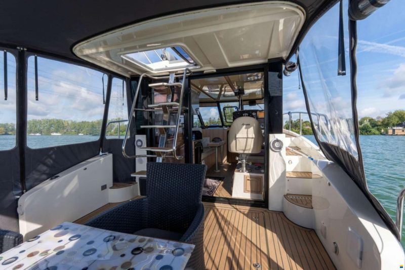 Cobra Futura 40 Grand Horizon