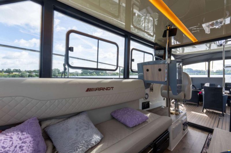 Cobra Futura 40 Grand Horizon