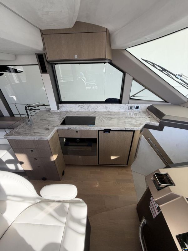 Galeon 400 Fly