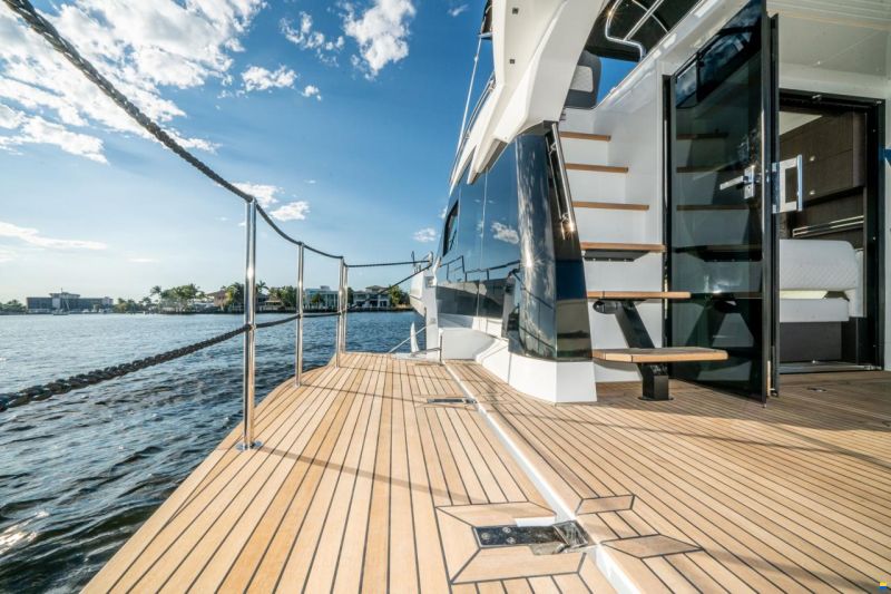 Galeon 400 Fly