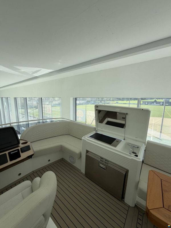 Galeon 400 Fly