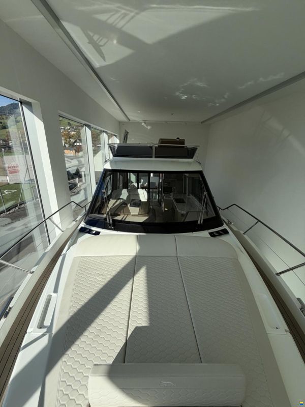 Galeon 400 Fly