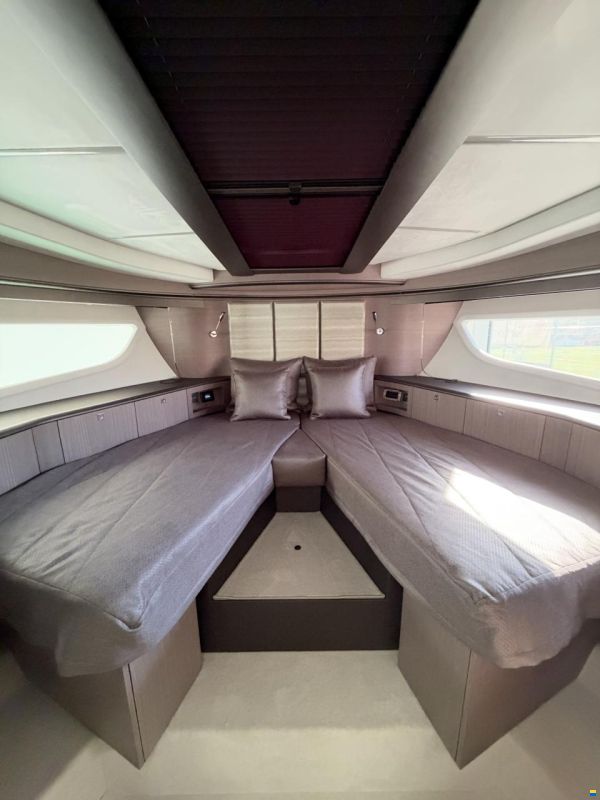 Galeon 400 Fly