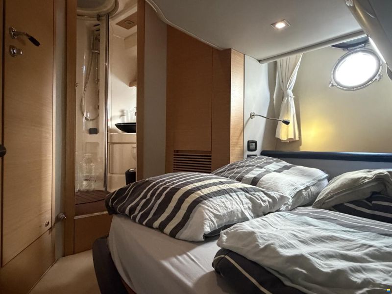 Azimut 43 Fly