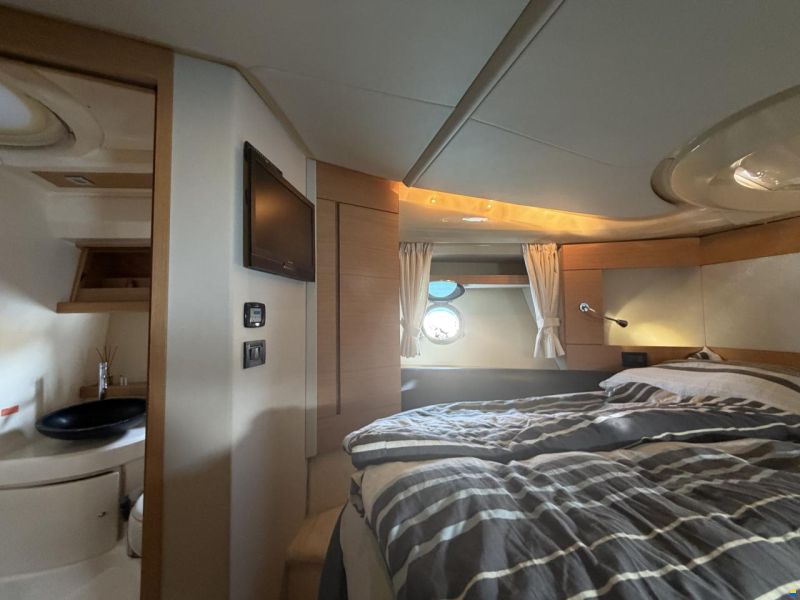 Azimut 43 Fly