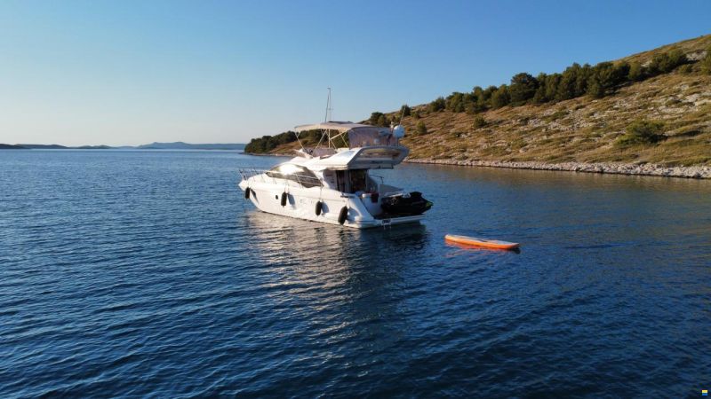 Azimut 43 Fly
