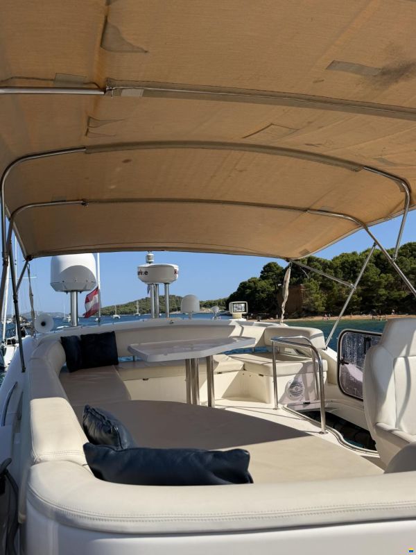 Azimut 43 Fly