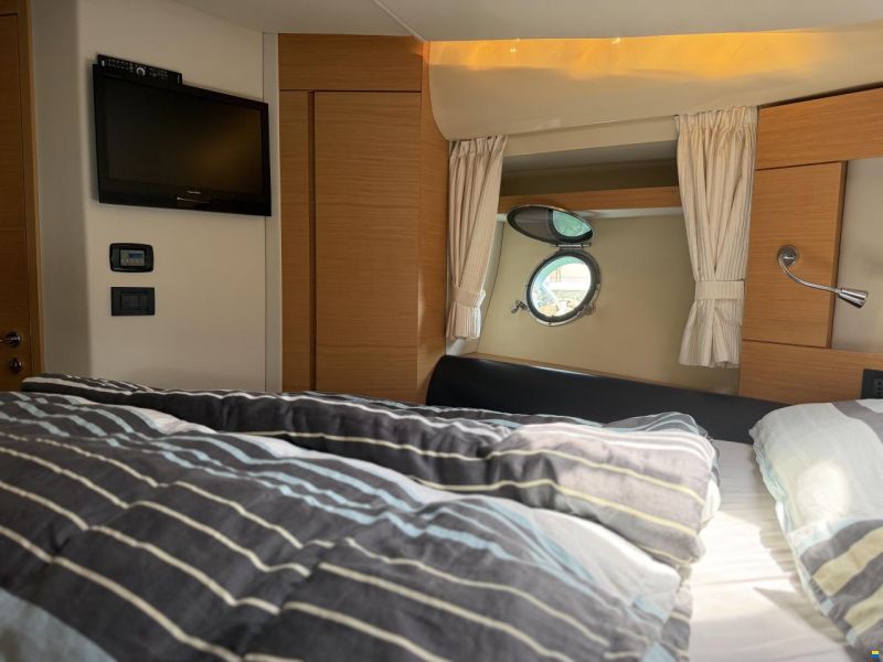 Azimut 43 Fly