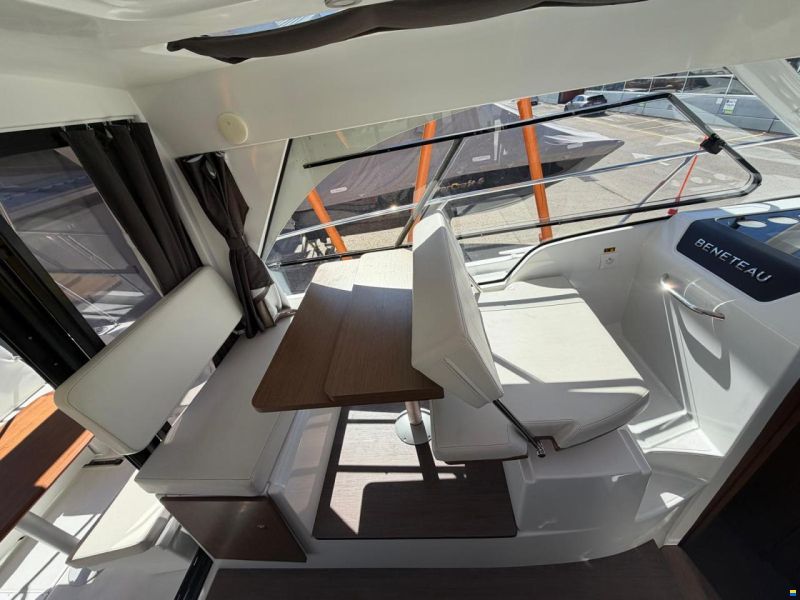 Beneteau Antares 9