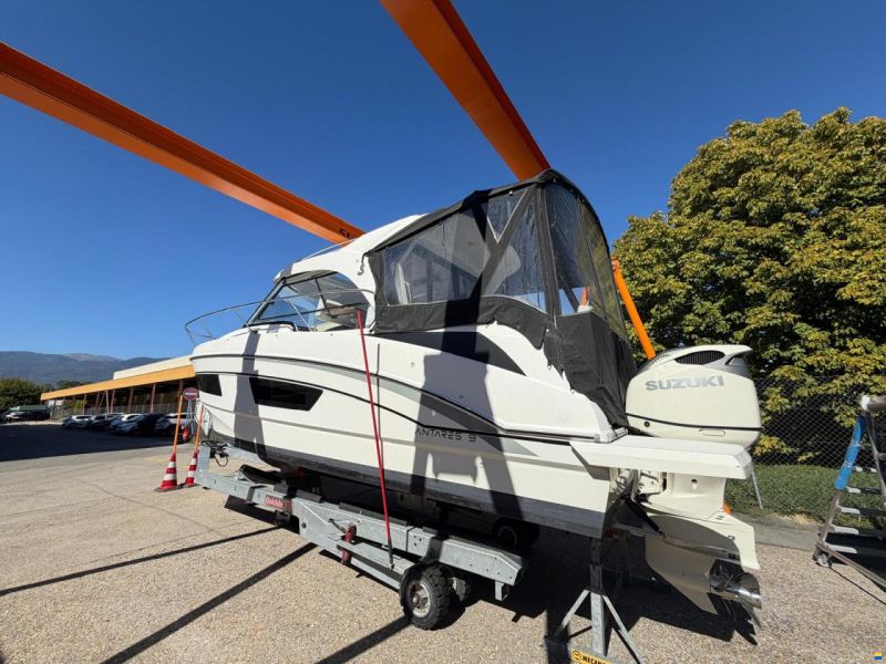Beneteau Antares 9