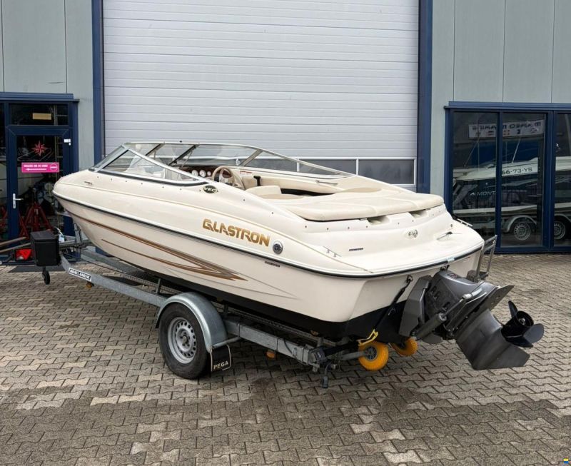 Glastron GX185 Bowrider