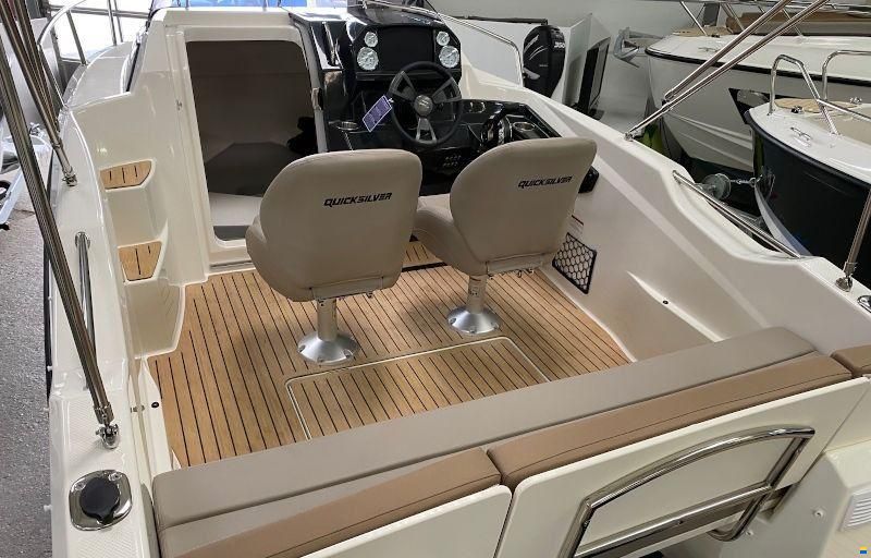 Quicksilver 555 Cabin