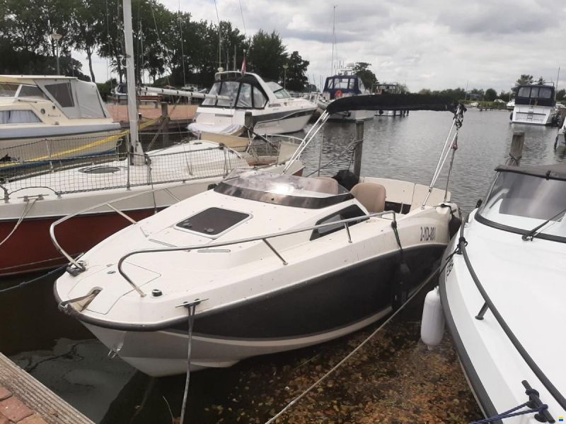 Quicksilver 555 Cabin