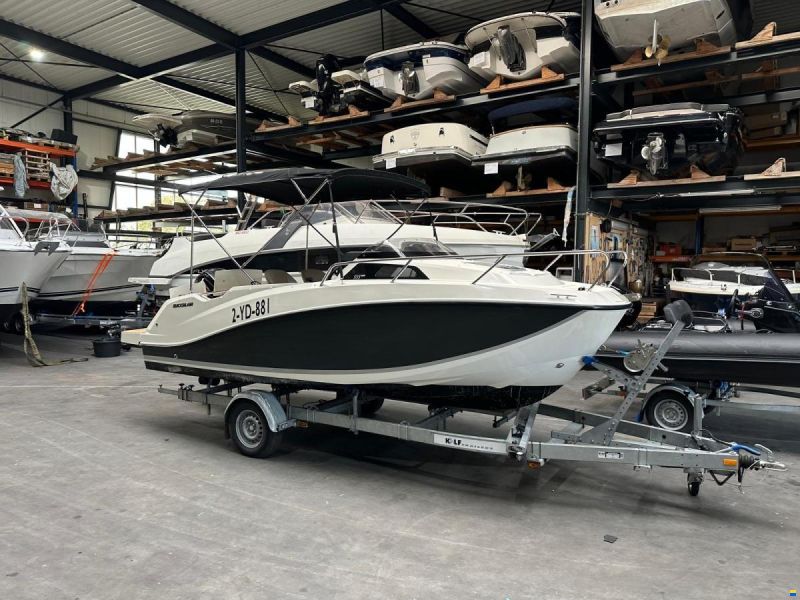 Quicksilver 555 Cabin