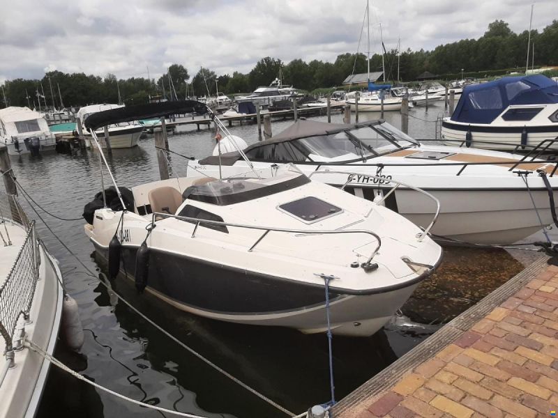 Quicksilver 555 Cabin