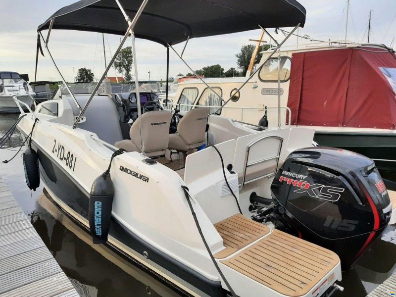 Quicksilver 555 Cabin