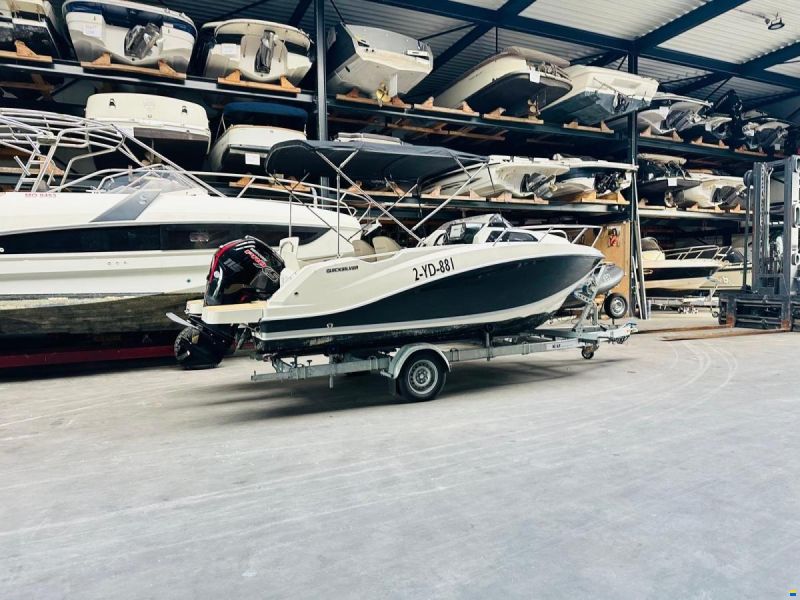 Quicksilver 555 Cabin