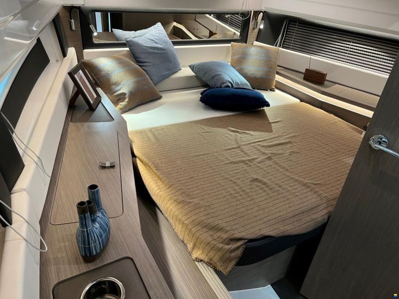 Wellcraft 355 Explorer